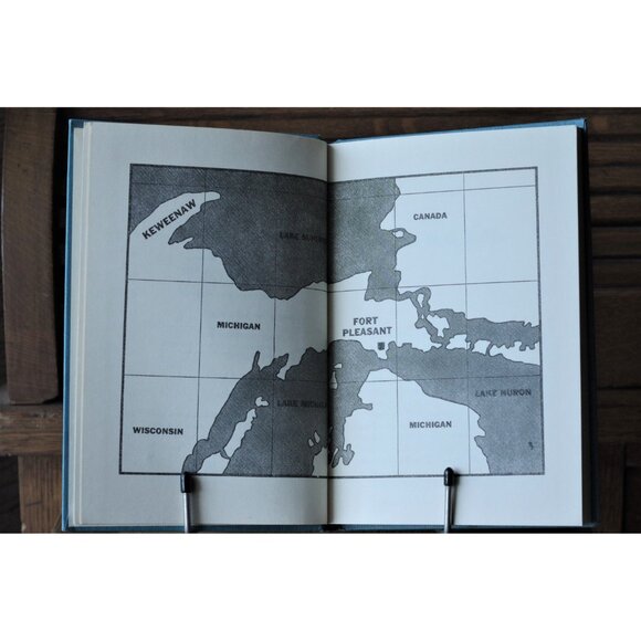 Vintage Book The Blood Red Belt by Robert Oberreich Doubleday Signal Book 1st Ed - Picture 5 of 10